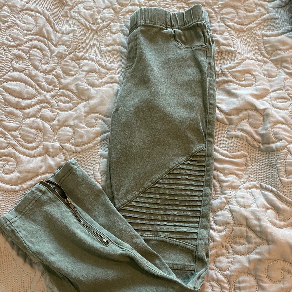motto pants